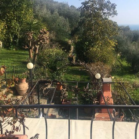 Tavernetta A 10 Minuti Dal Mare Villa Diano San Pietro Bagian luar foto