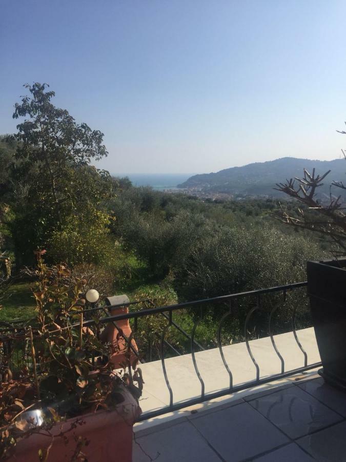 Tavernetta A 10 Minuti Dal Mare Villa Diano San Pietro Bagian luar foto